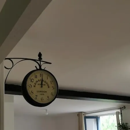 Nid Douillet à Quelques Pas De La Gare. Apartamento